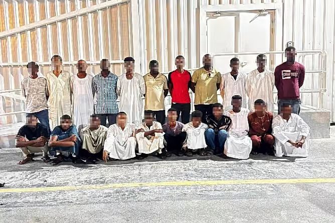 شرطة دبي تحتجز 22 شخصًا بتهمة التسول على الطرق الرئيسية